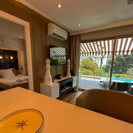 Piscine Privee, Plages A Pied & Palais A Proximite